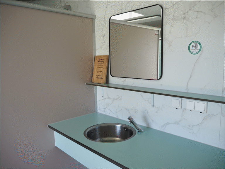 faciliteiten-recreatieindetuin-camperplaatsen-chalets-overnachting-leeuwarden-friesland-001