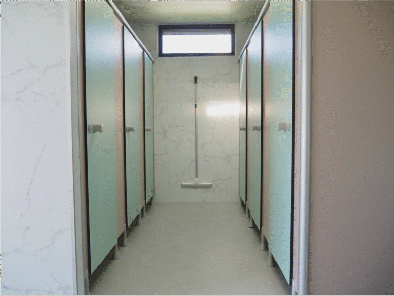 faciliteiten-recreatieindetuin-camperplaatsen-chalets-overnachting-leeuwarden-friesland-002