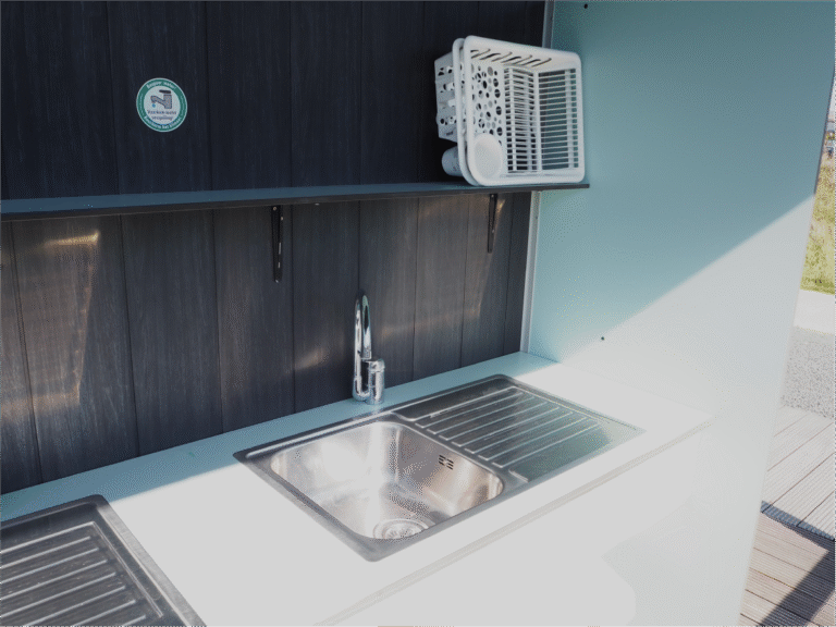 faciliteiten-recreatieindetuin-camperplaatsen-chalets-overnachting-leeuwarden-friesland-003