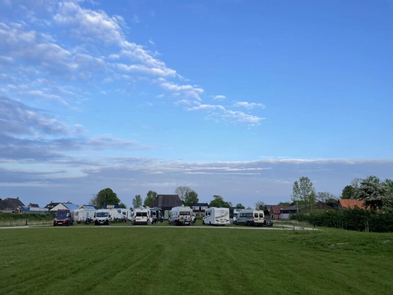 camperplaatsen-friesland-chalet-overnachting-leeuwarden-menaam-noordwestfriesland-03
